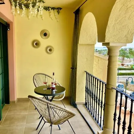 Appartement Coastal 2-bed Penthouse With Roof Terrace And Sea View *